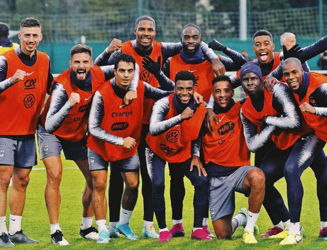 关于武汉三镇训练开放日,赛前临场应变引欢呼,法甲在即,更衣室氛围转暖的信息 关于武汉三镇训练开放日,赛前临场应变引欢呼,法甲在即,更衣室氛围转暖的信息