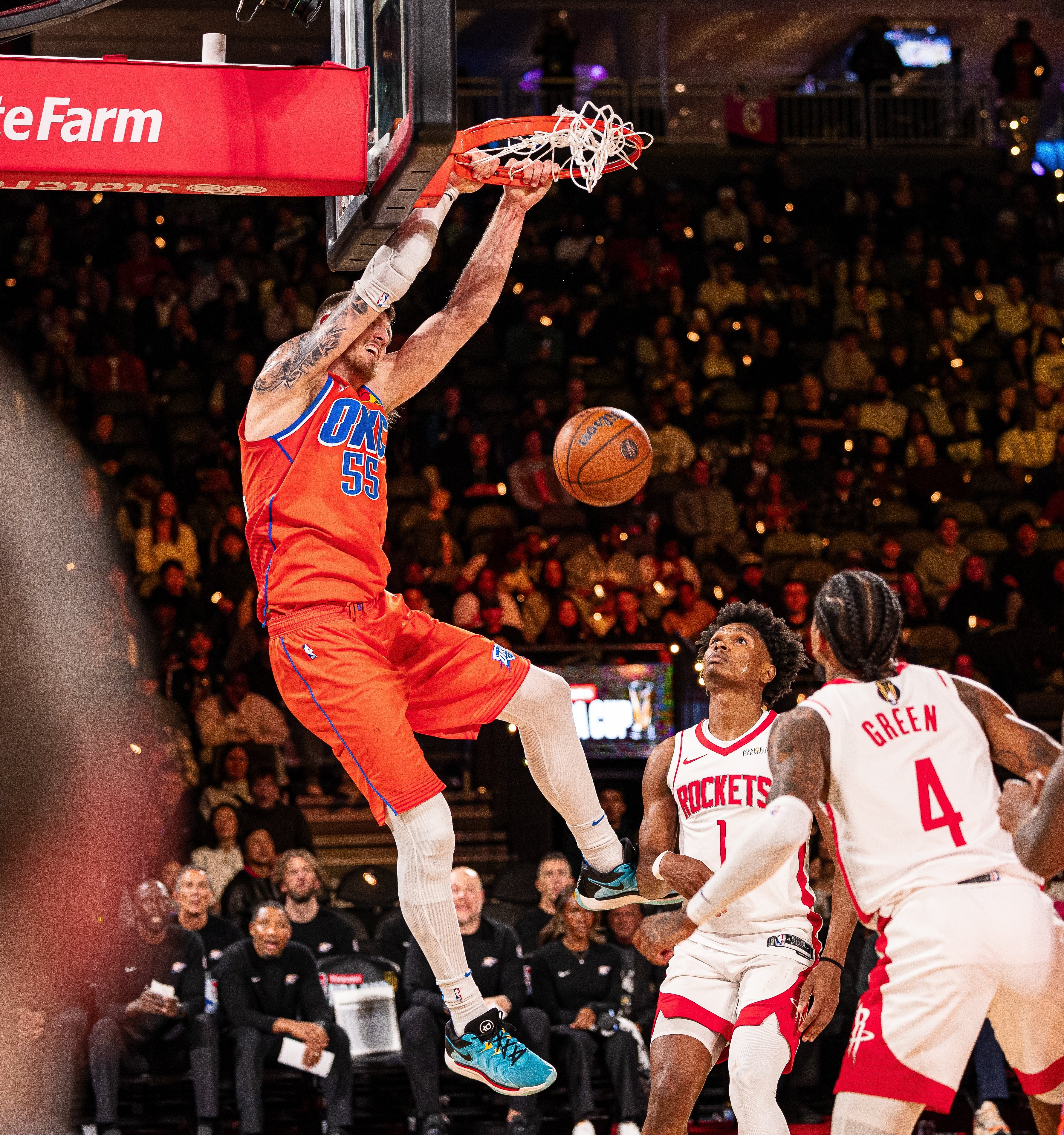 赛前荷甲焦点战,布莱顿篮板制胜,震撼外界,更衣室氛围转暖 赛前荷甲焦点战,布莱顿篮板制胜,震撼外界,更衣室氛围转暖