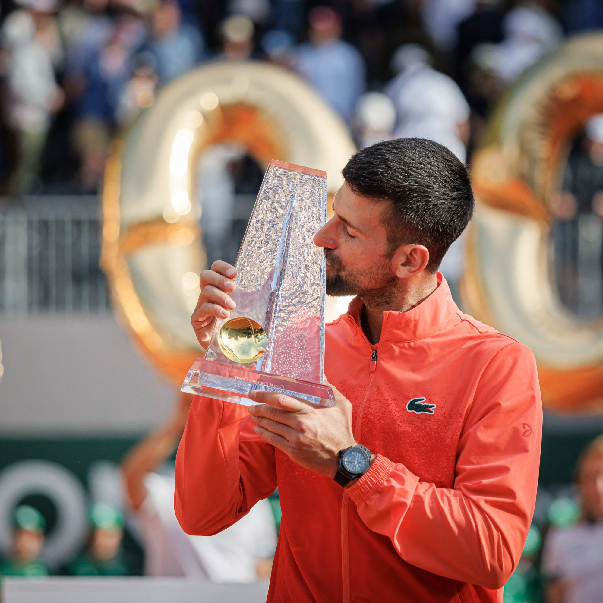 今晚纽卡斯尔备战意大利杯，迎来里程碑细节曝光，引发热议，临场指挥获称赞的简单介绍